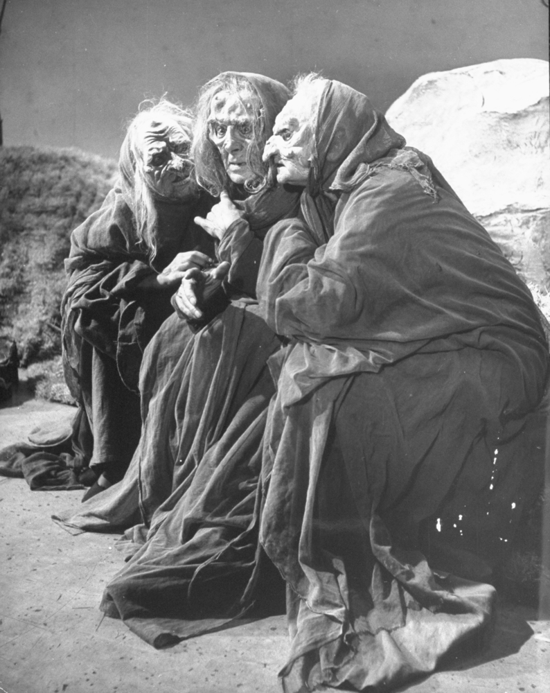 MacBeth-3Witches